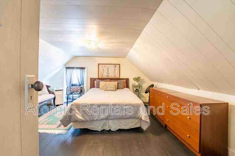 714 E Jefferson St - Photo 4 of 22