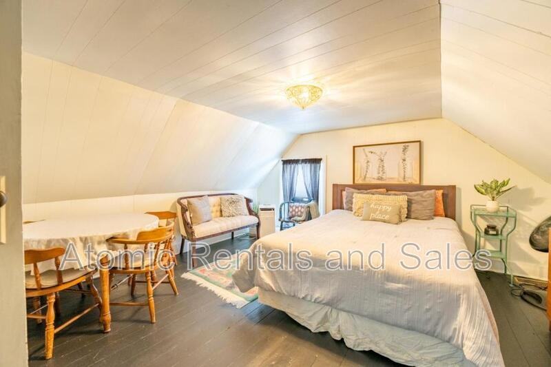 714 E Jefferson St - Photo 5 of 22