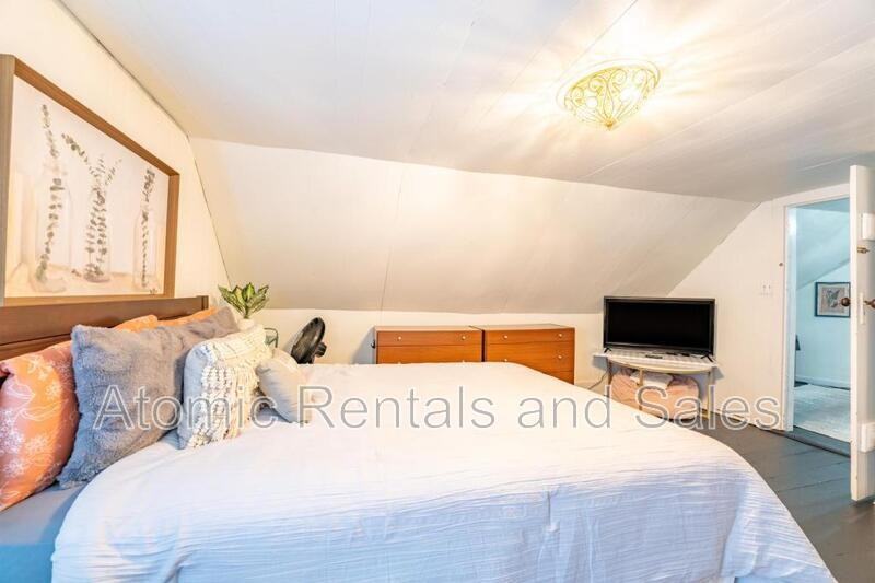 714 E Jefferson St - Photo 7 of 22