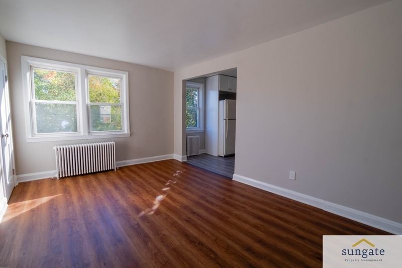 1410 Dartmouth Ave - Photo 2 of 10
