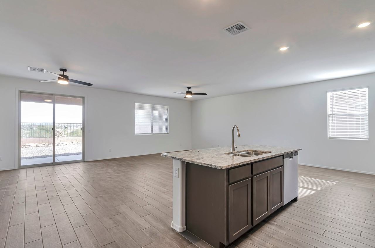 8905 E Pantano Bluff Dr - Photo 7 of 25