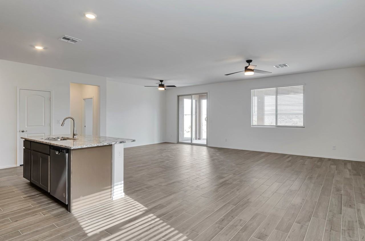 8905 E Pantano Bluff Dr - Photo 4 of 25