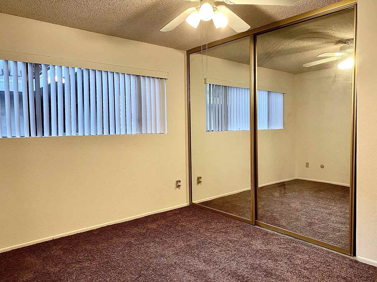 1322 W 9Th St - Photo 2 of 40