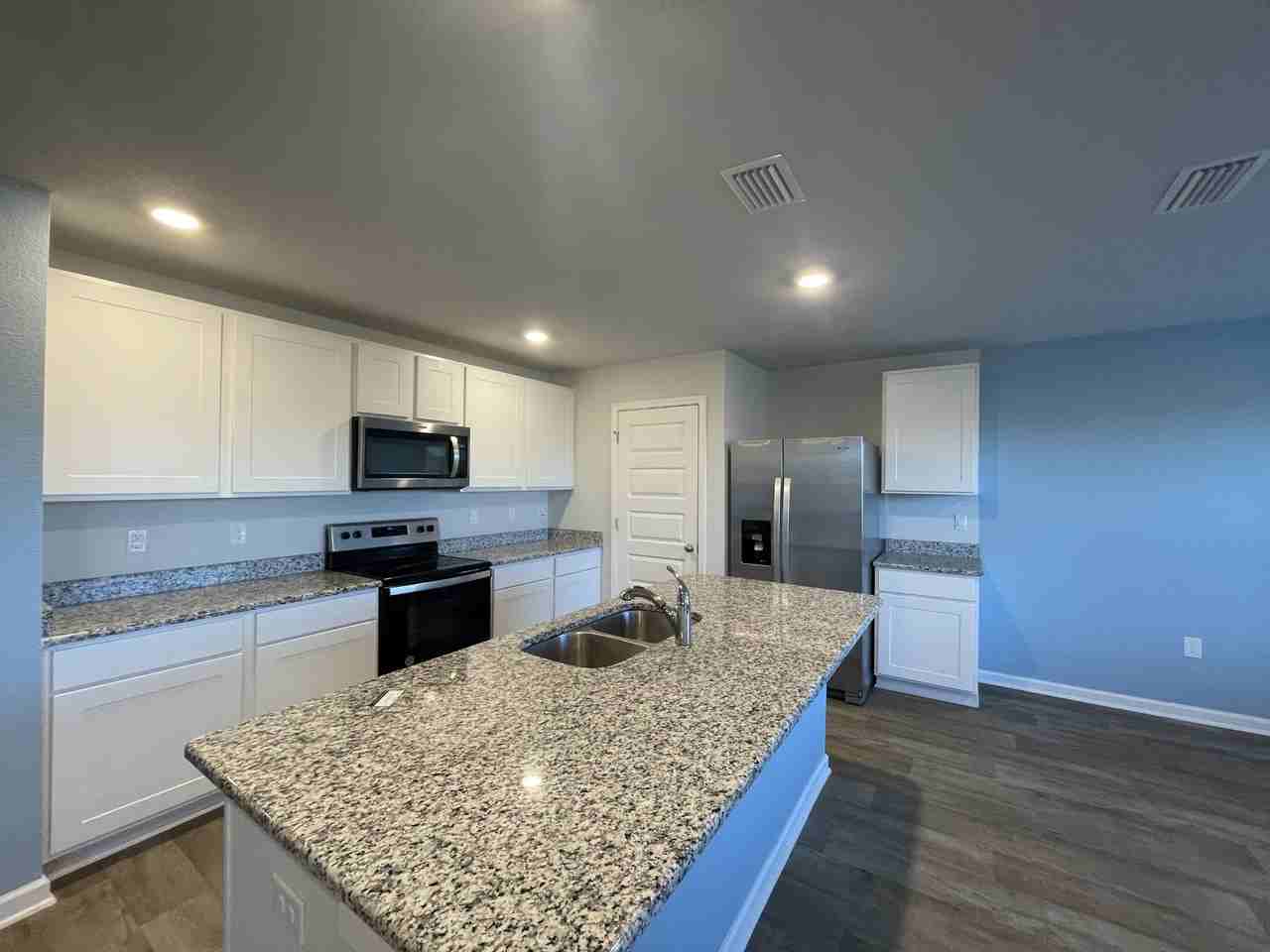 20771 Mercury Dr - Photo 2 of 22