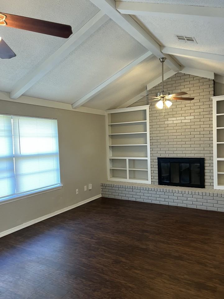 8505 Nw 91st St - Photo 2 of 8