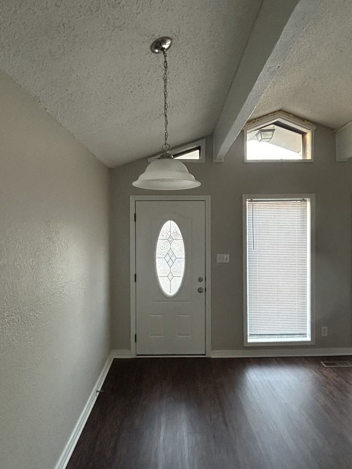 12415 S 87th East Ave - Photo 2 of 18