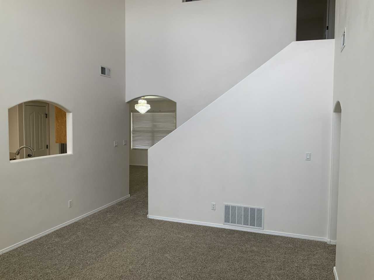 8923 Moonstone Dr Ne - Photo 3 of 17