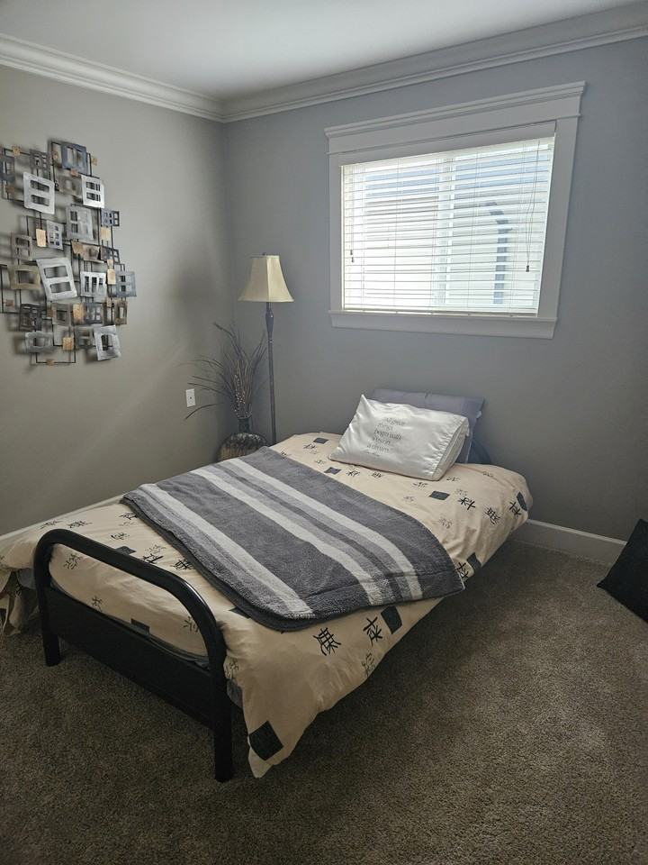 19366 72A Avenue - Photo 2 of 5