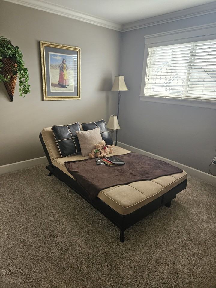 19366 72A Avenue - Photo 3 of 5
