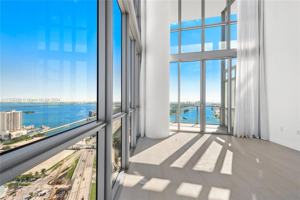 featured image of NE 14th St & Biscayne Blvd