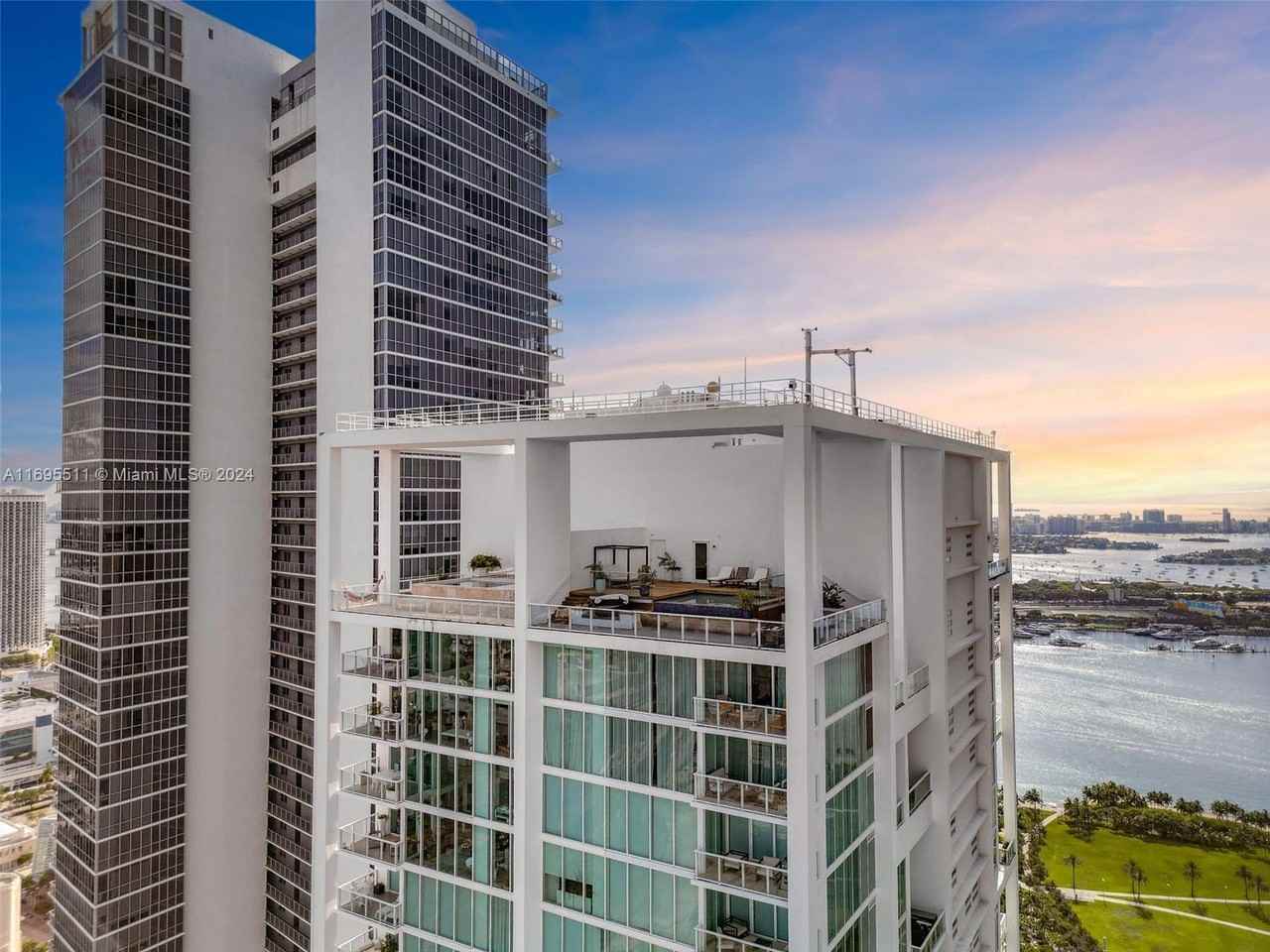 NE 10th St & Biscayne Blvd - Photo 7 of 28