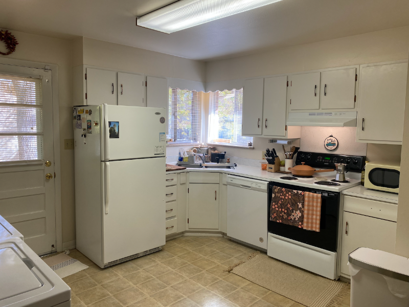 305 S Washington Ave - Photo 2 of 10