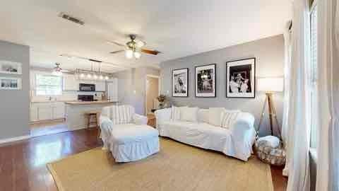 650 Callaway Dr - Photo 3 of 18