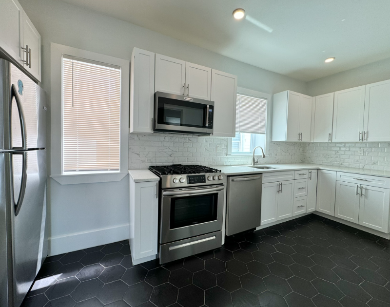 301 Hancock St #2 - Photo 3 of 12