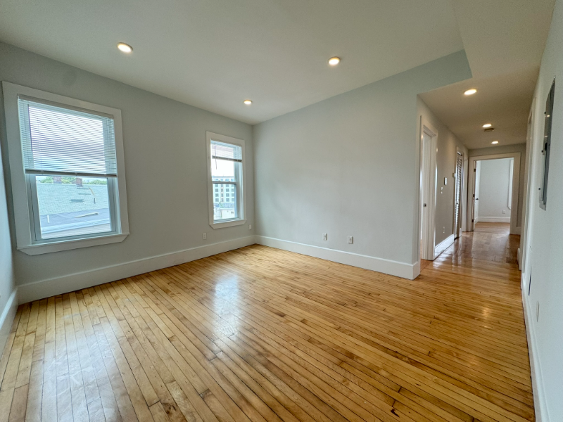 301 Hancock St #2 - Photo 5 of 12