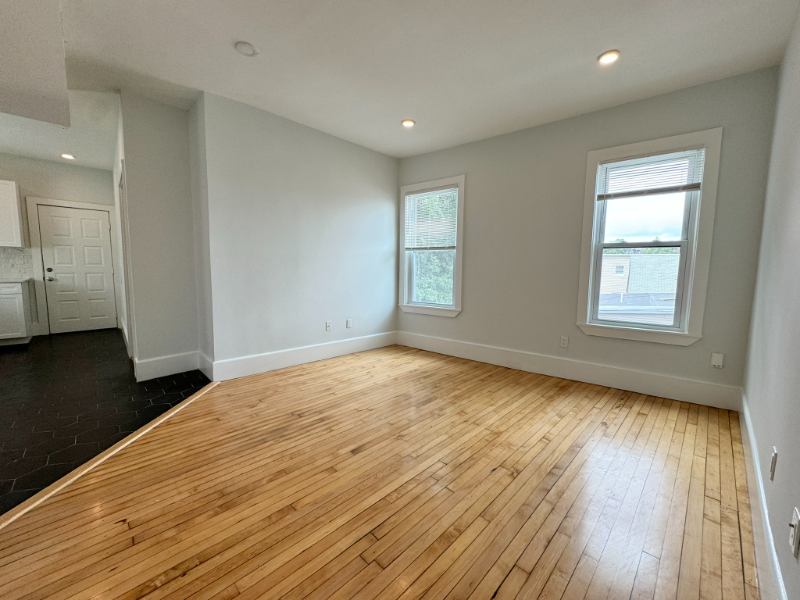 301 Hancock St #2 - Photo 6 of 12