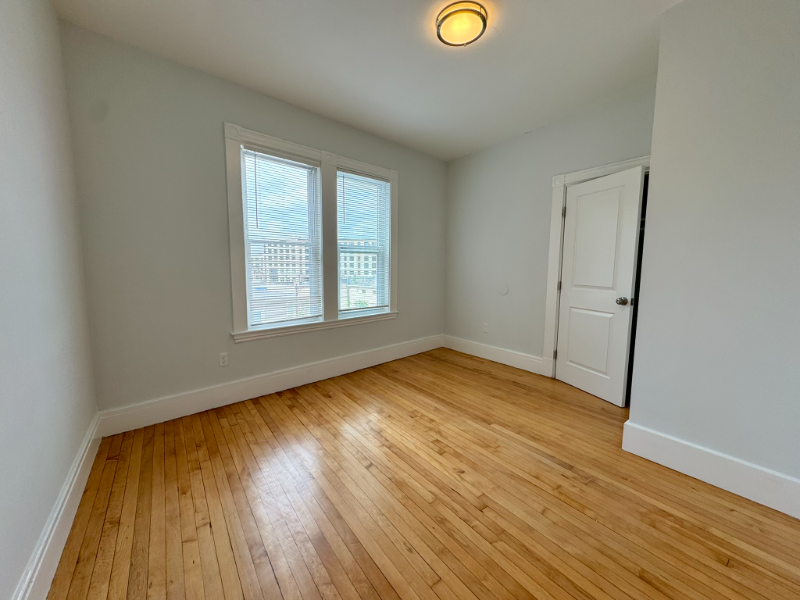 301 Hancock St #2 - Photo 7 of 12