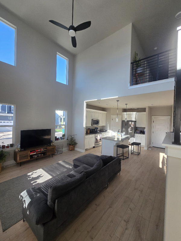 1478 N Sage Dr - Photo 2 of 12