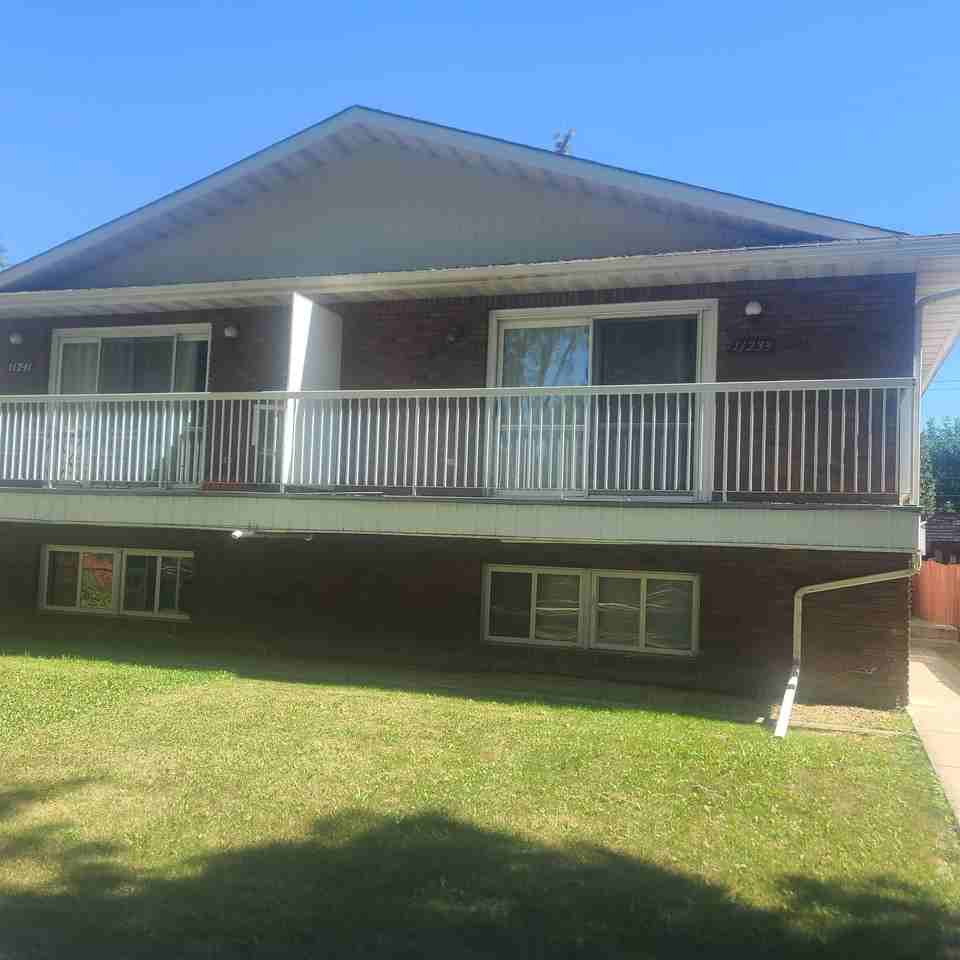 11239 127 Street - Photo 2 of 23