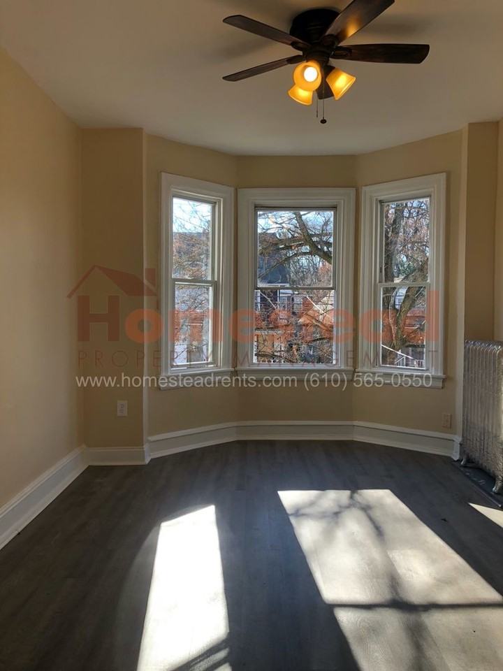 917 Pembroke Avenue - Photo 7 of 15