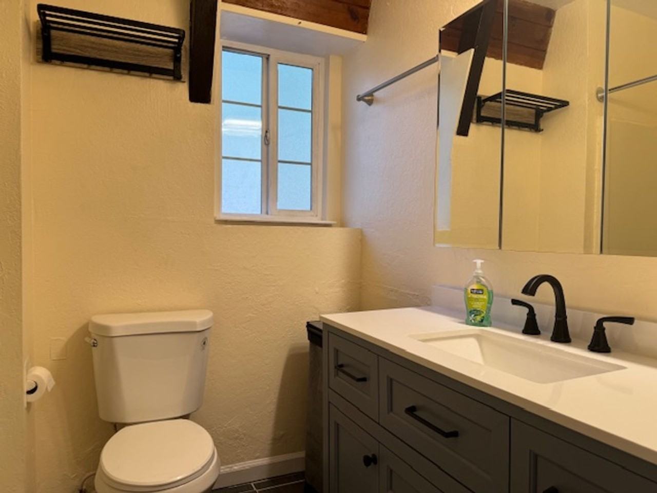 2614 Pinter Ave - Photo 4 of 4