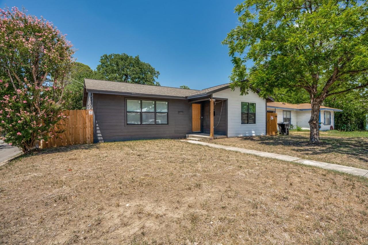 1403 N Center - Photo 2 of 26