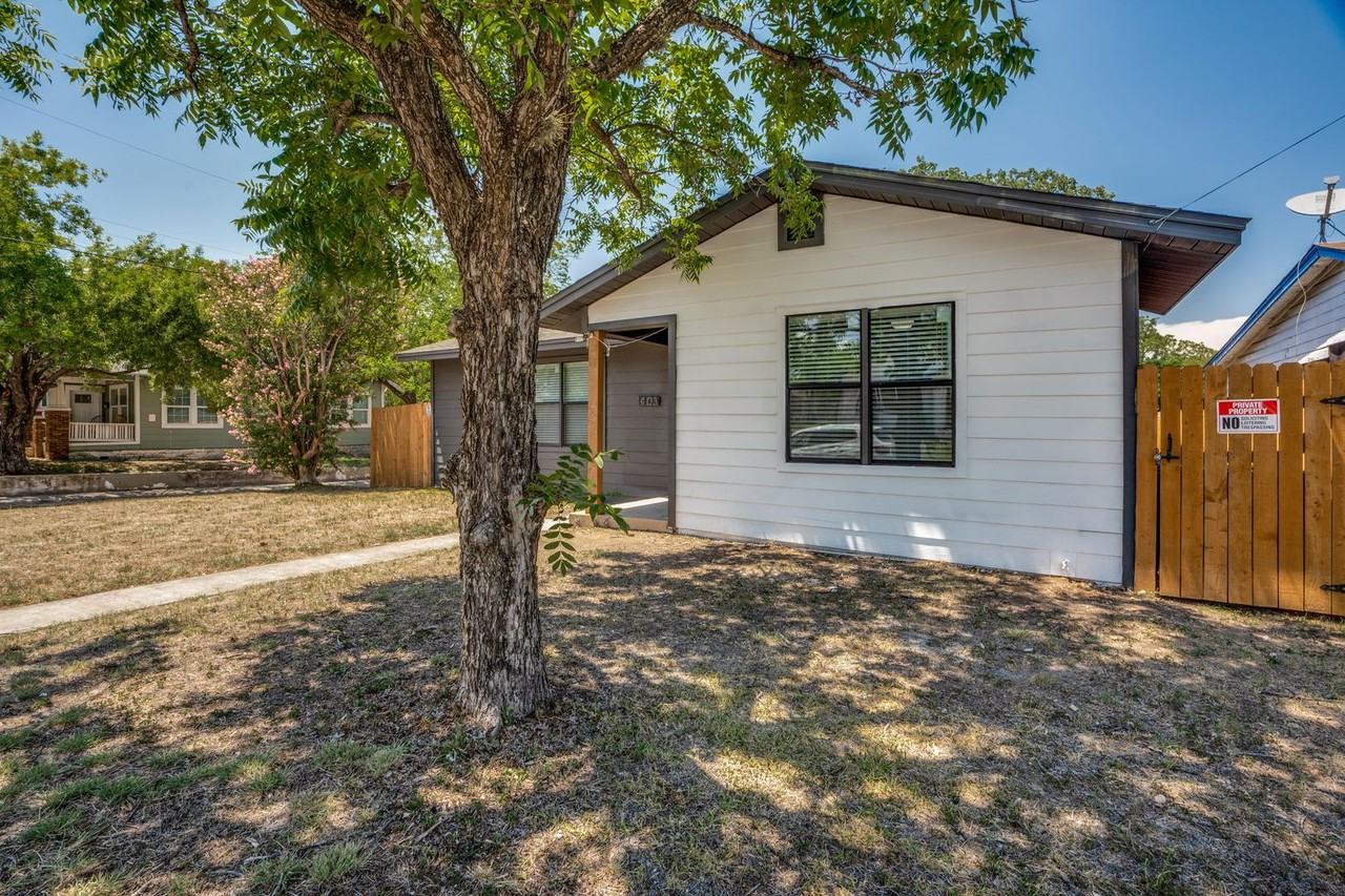 1403 N Center - Photo 3 of 26