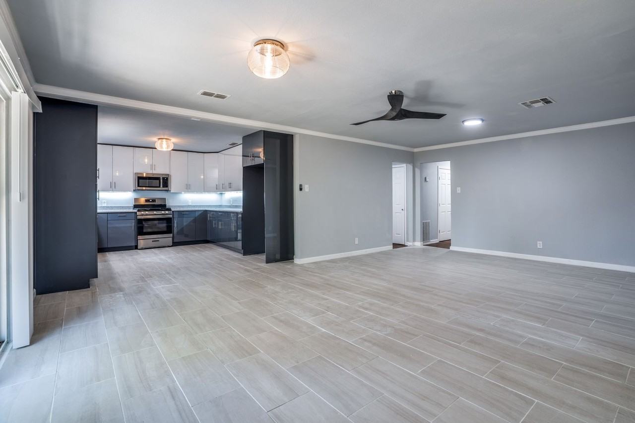 1403 N Center - Photo 7 of 26