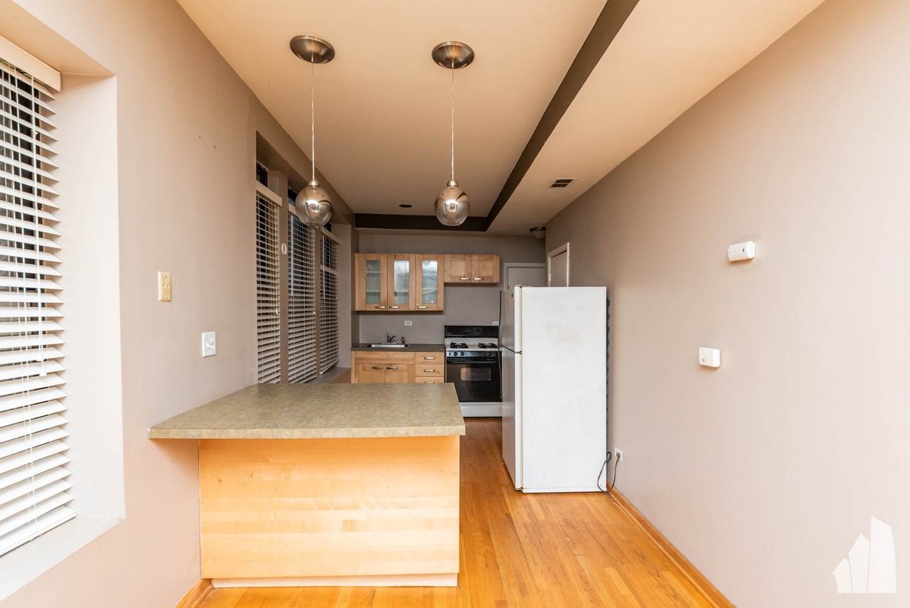 1335 N Wolcott Ave #1F - Photo 5 of 9