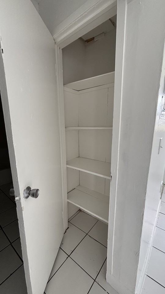 215 Ne 2nd St #NA - Photo 6 of 13