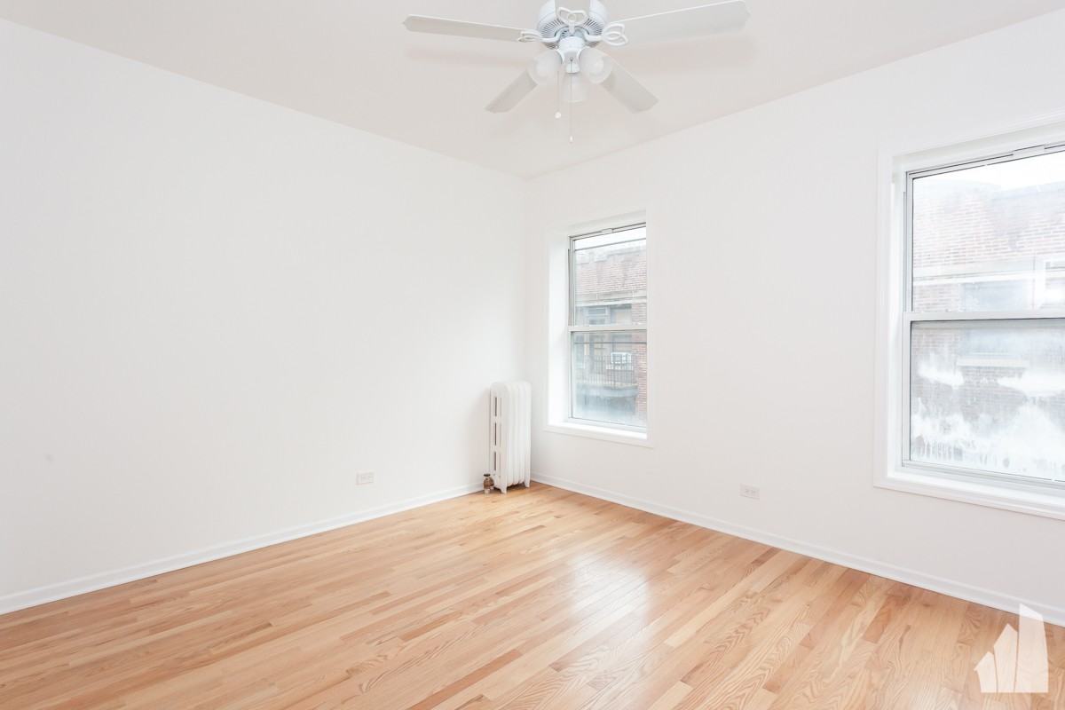 1050 W Catalpa Ave #3 - Photo 2 of 11