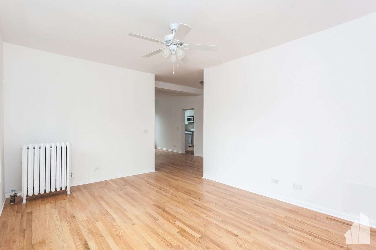 1050 W Catalpa Ave #3 - Photo 7 of 11