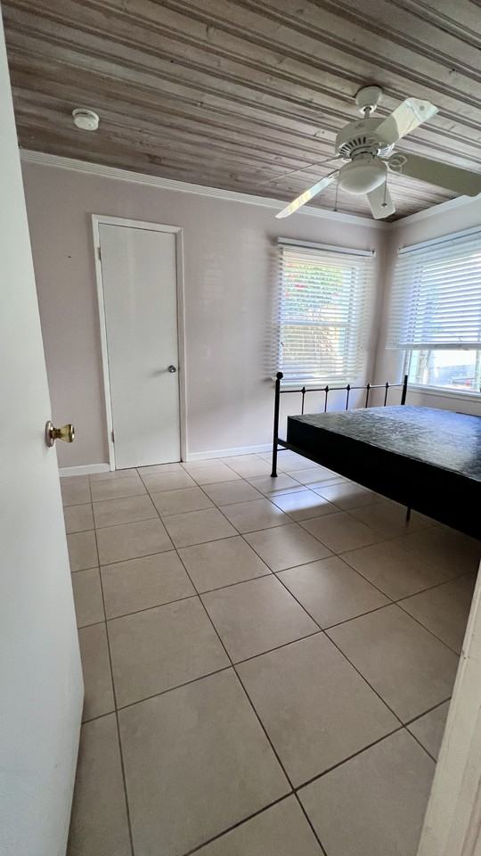 628 Se 5th St #NA - Photo 6 of 9