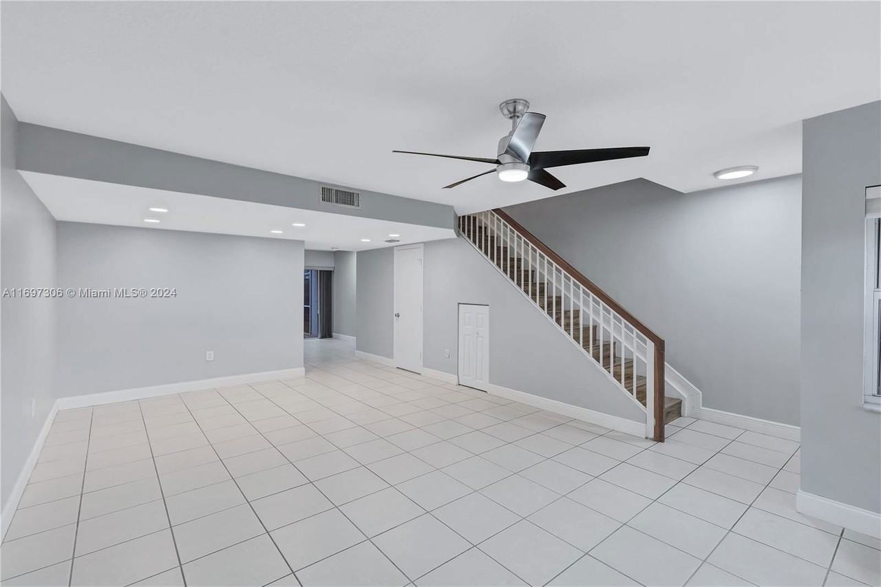 1379 Nw 124th Ave - Photo 2 of 8