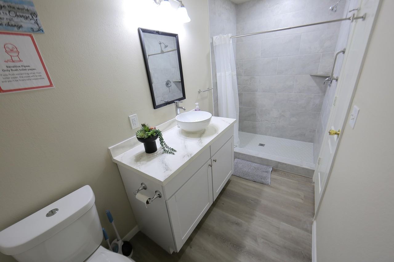 Chesterfield Dr - Photo 5 of 11