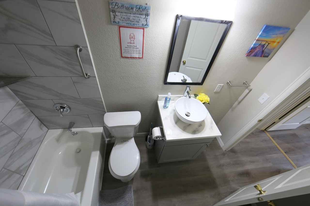 Chesterfield Dr - Photo 7 of 11