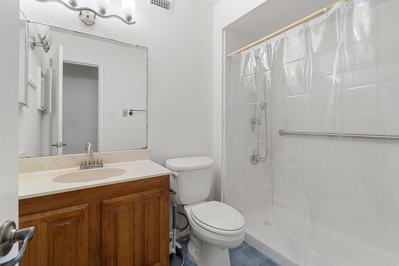 Bandera Dr - Photo 6 of 11