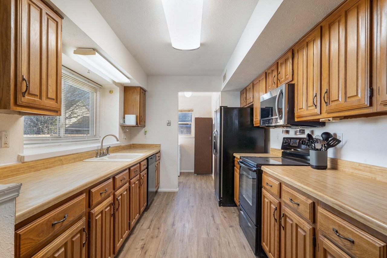 Bandera Dr - Photo 7 of 11