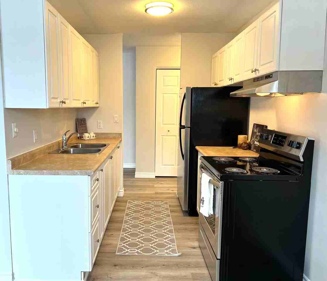 612 Silverbirch Road - Photo 3 of 14