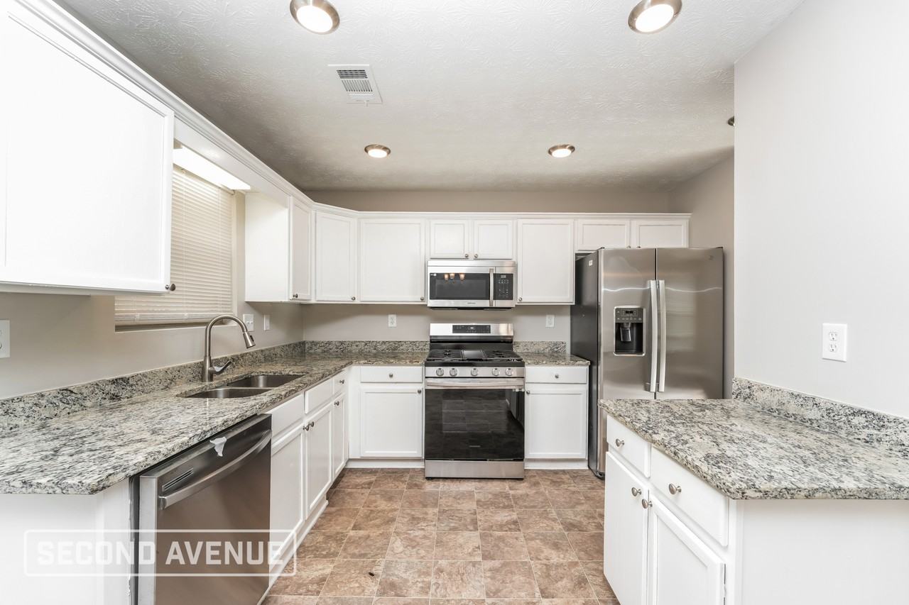 3060 Aberdeen Way - Photo 2 of 28