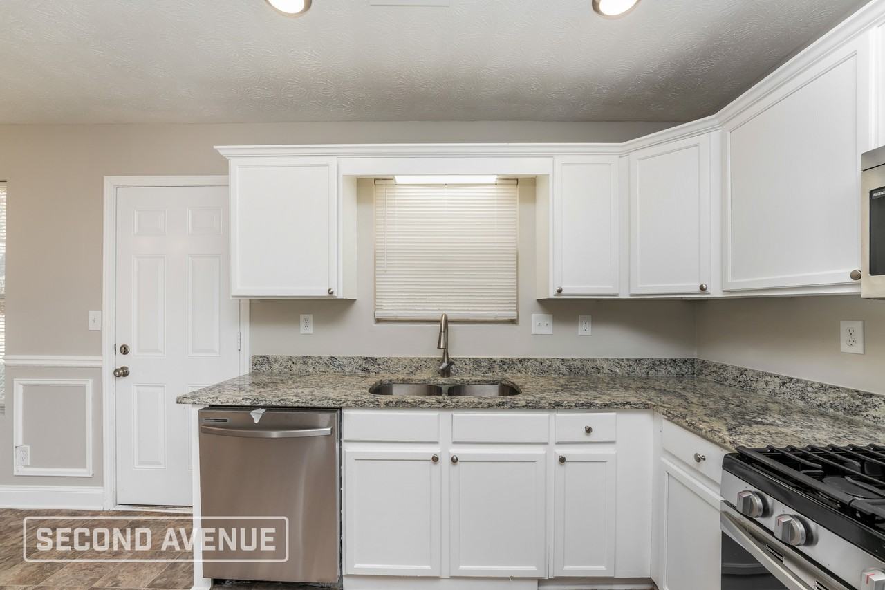 3060 Aberdeen Way - Photo 4 of 28