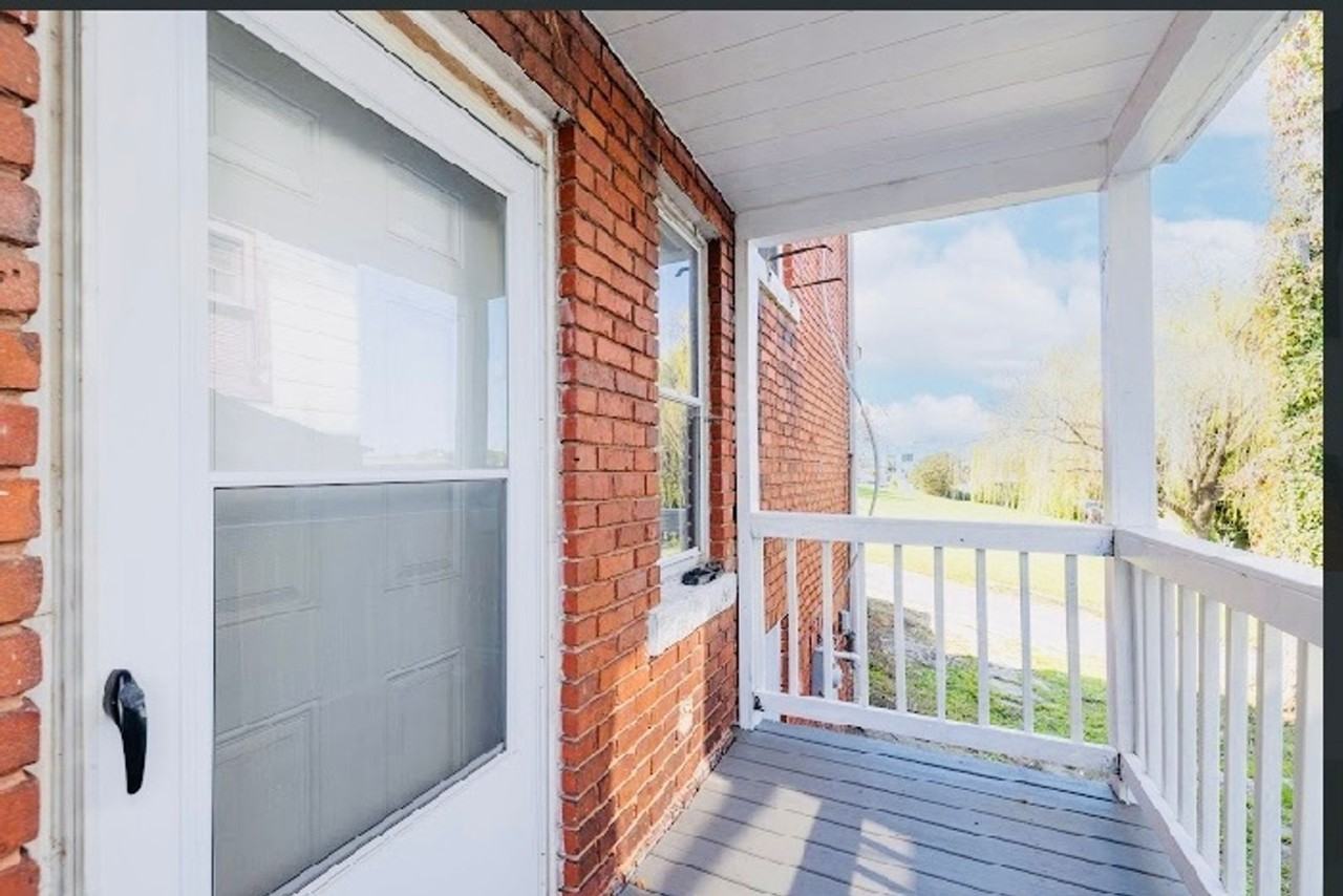 7 Centre Hill Ct - Photo 3 of 24