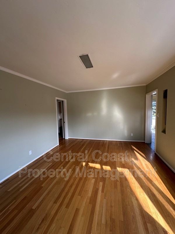 254 Larkin St - Photo 5 of 35