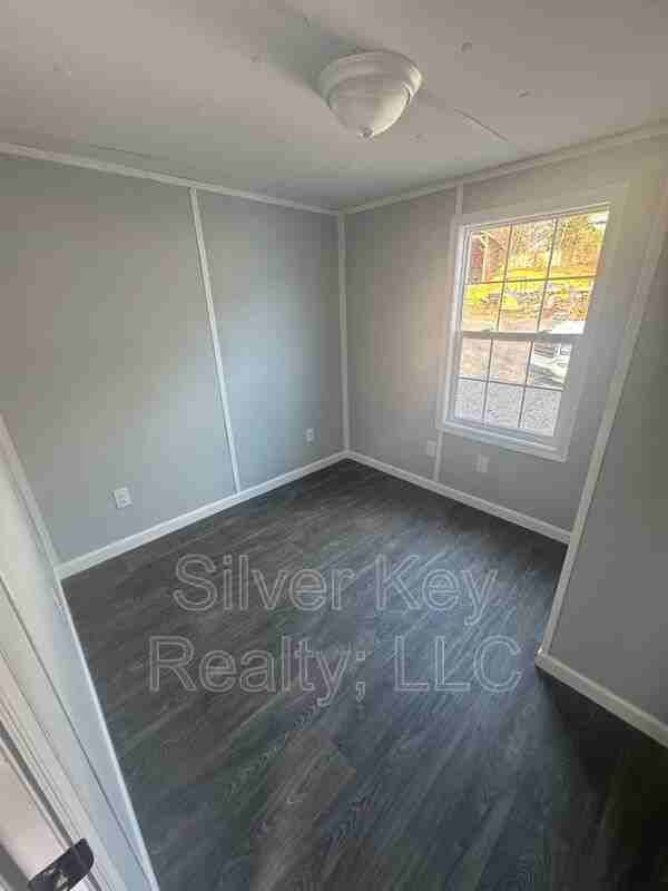 1004 S Jackson St #A12 - Photo 5 of 10