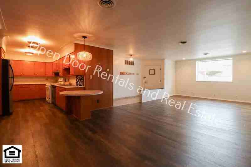 111 E King St - Photo 3 of 12