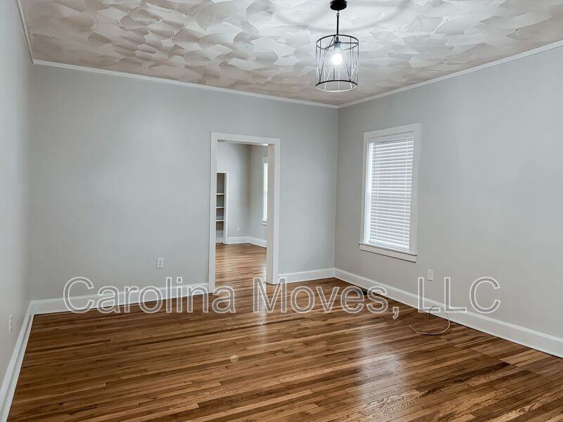 538 Perry Ave - Photo 3 of 16