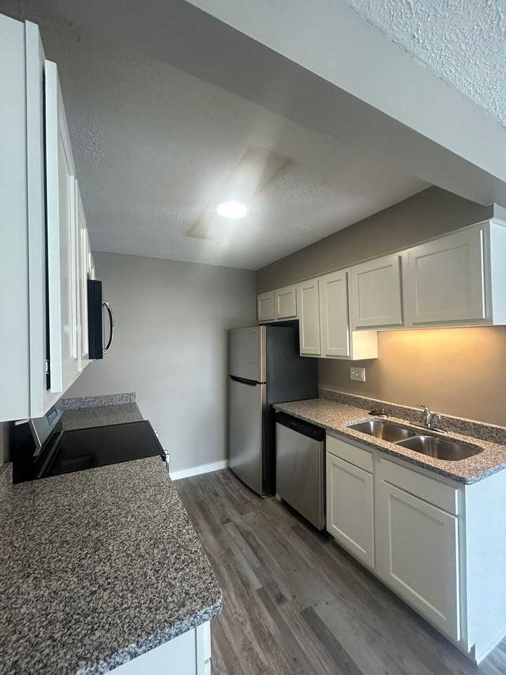 Lincoln Landing Apartments - Photo 7 of 29