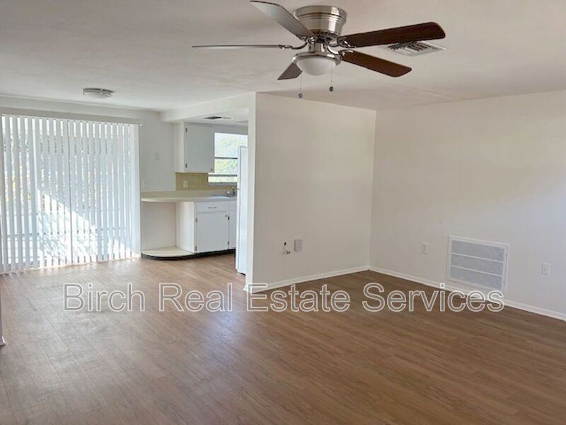 4813 Elmwood St - Photo 2 of 19