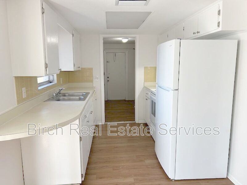 4813 Elmwood St - Photo 4 of 19