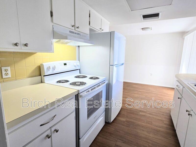 4813 Elmwood St - Photo 7 of 19